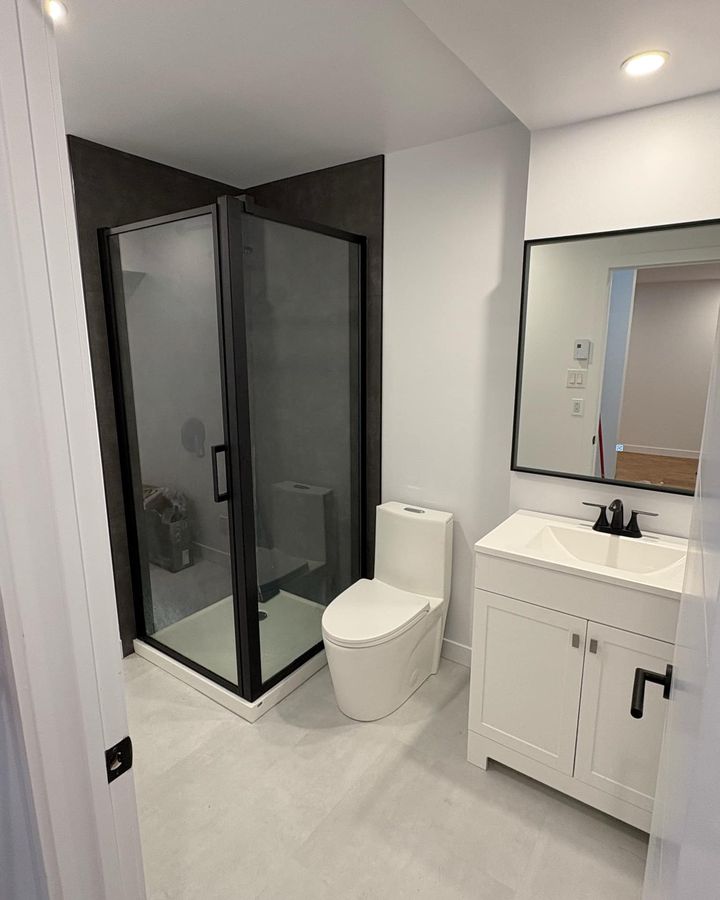 Douche à cadre noir